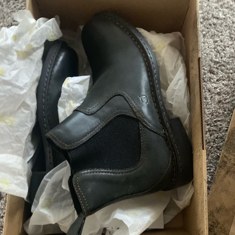Black Born Hemlock men’s boots size 9